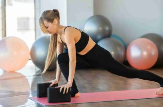 How to Select the Best Yoga Mat for Comfort and Durability