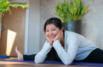 How to Stay Present in Your Yoga Practice: Tips for Beginners